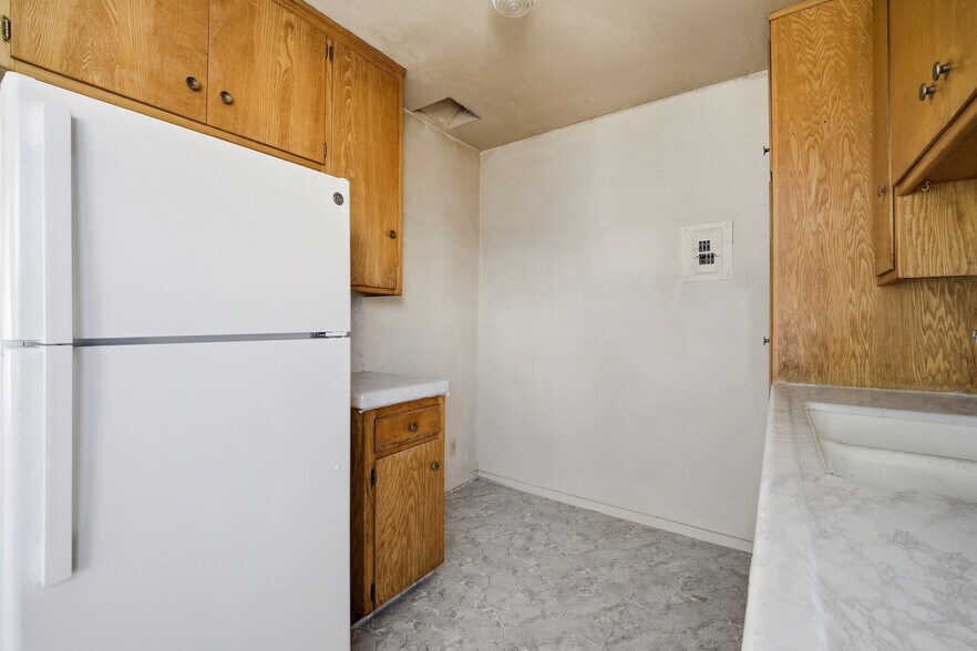 More Photos Of 1631 Granville Ave, Los Angeles Apartments For Sale