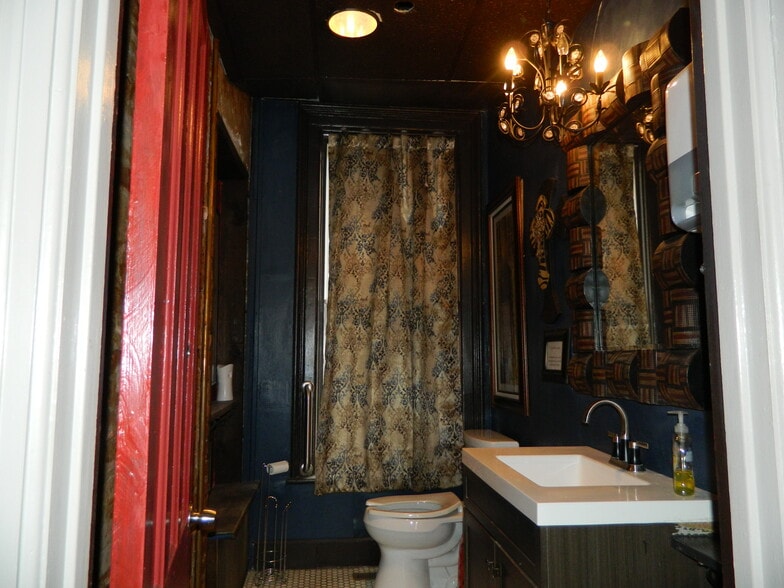 More Photos Of 304 Hawley Ave, Syracuse Restaurant For Lease