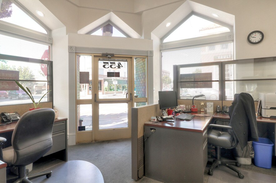 More Photos Of 449-455 San Benito St, Hollister Storefront Retail Office For Lease