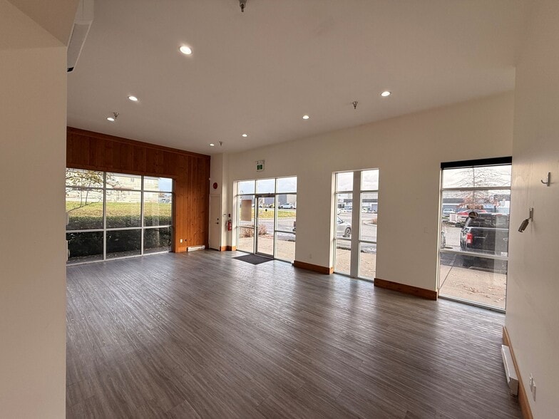 More Photos Of 6039 196 St, Surrey Showroom For Sale