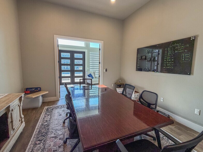 More Photos Of 1348 W US Highway 287 Byp, Waxahachie Office For Lease
