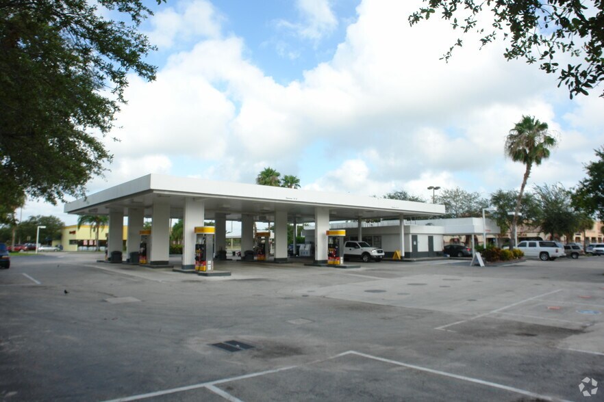 Primary Photo Of 6751 W Indiantown Rd, Jupiter Service Station For Lease