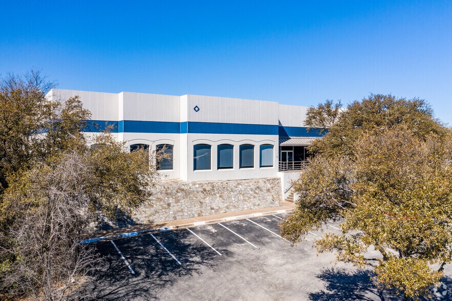 More Photos Of 1611 Headway Cir, Austin Warehouse For Lease