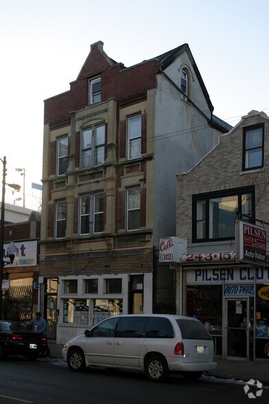 More Photos Of 1719 W 18th St, Chicago Storefront Retail Residential For Lease