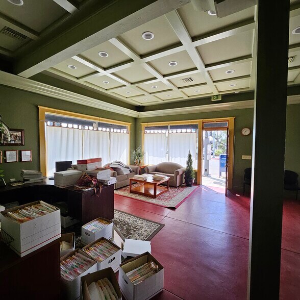 More Photos Of 800-810 W 9th St, San Pedro Office For Sale