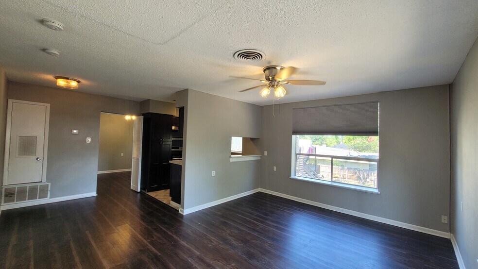 More Photos Of 1635 W Mulberry Ave, San Antonio Apartments For Sale
