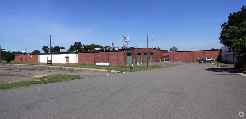 Primary Photo Of 7142 Lineweaver Rd, Warrenton Light Manufacturing For Lease