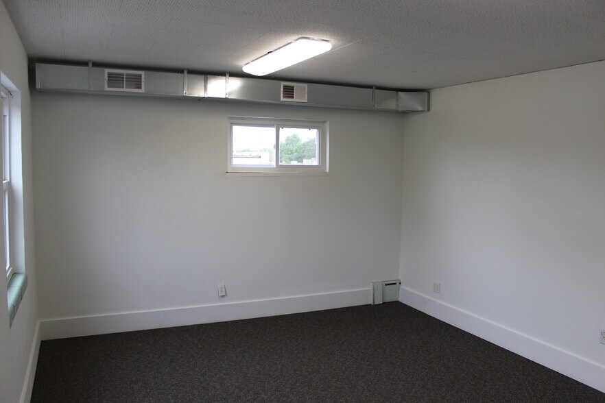 More Photos Of 2806 S Brentwood Blvd, Saint Louis Office For Sale