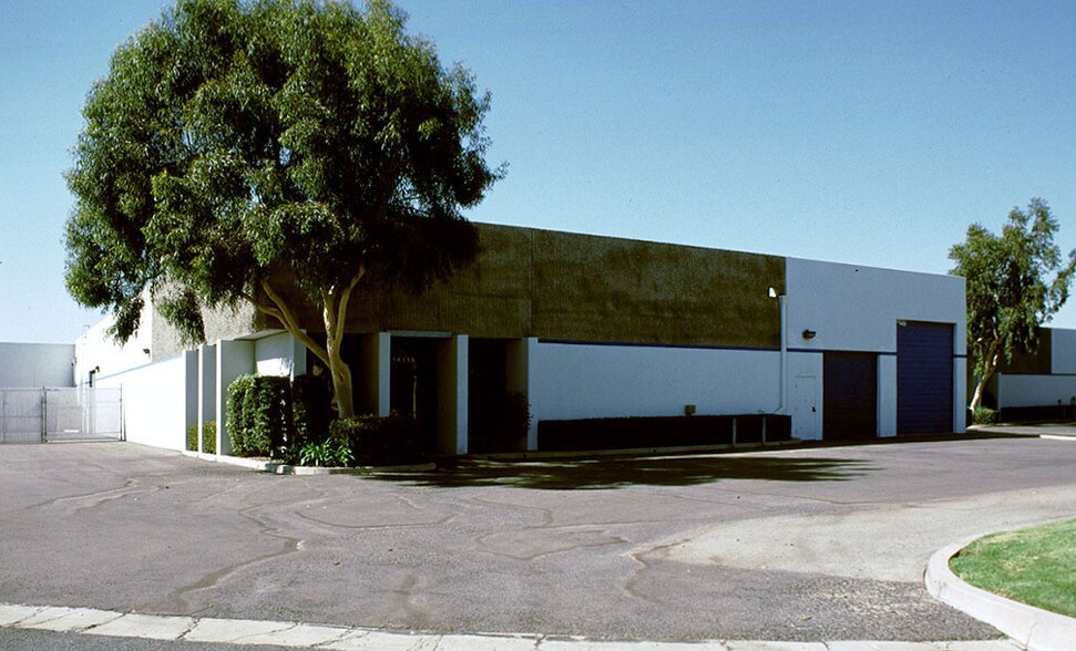 More Photos Of 14115 Pontlavoy Ave, Santa Fe Springs Manufacturing For Lease