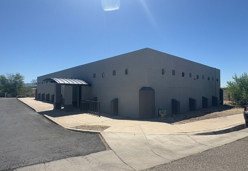 More Photos Of 6624 Caminito Coors NW, Albuquerque Freestanding For Sale
