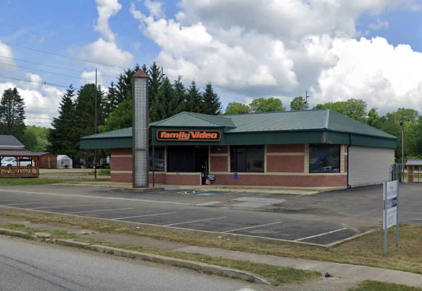Primary Photo Of 7 W Columbus Ave, Corry General Retail For Lease