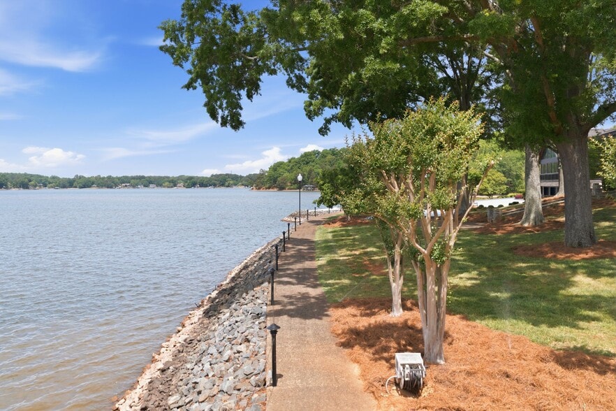 More Photos Of 9715 Nine Eagles Ln, Charlotte Specialty For Sale