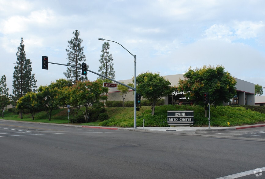 More Photos Of 51 Auto Center Dr, Irvine Auto Repair For Lease
