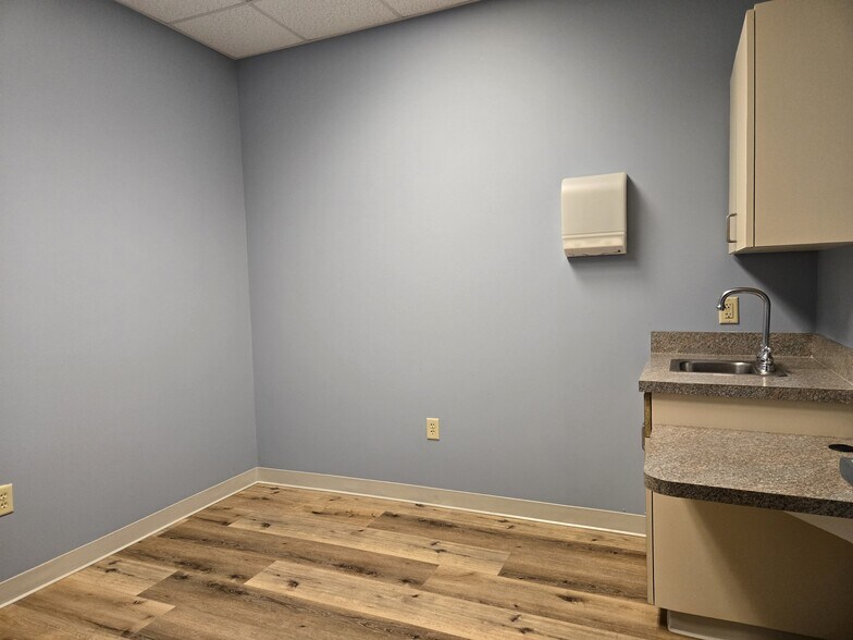 More Photos Of 176 Health Care Ln, Martinsburg Office For Sale