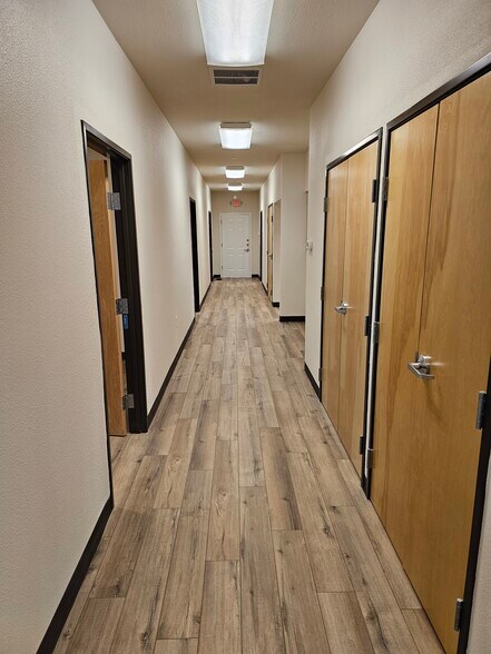 More Photos Of 4300-4310 Cherry Ave NE, Keizer Office For Lease