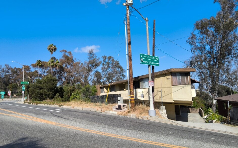 More Photos Of 1491 Stadium Way, Los Angeles Apartments For Sale