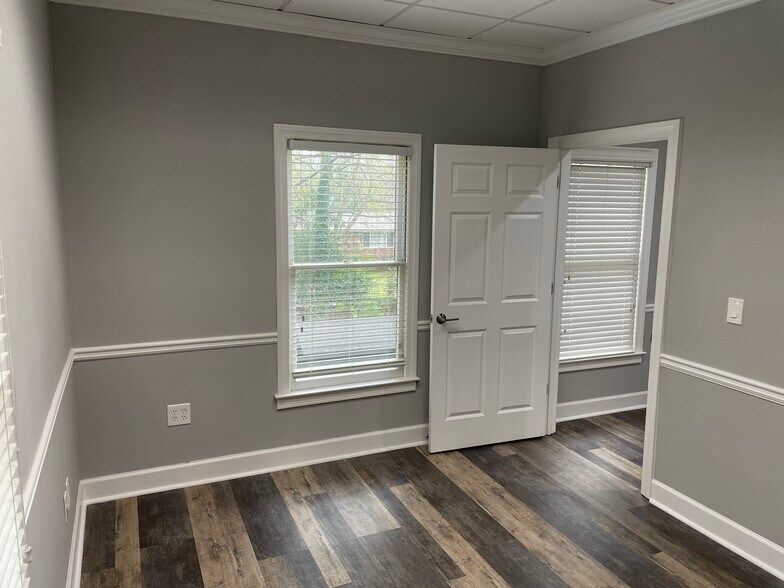 More Photos Of 595 Colonial Park Dr, Roswell Loft Creative Space For Lease