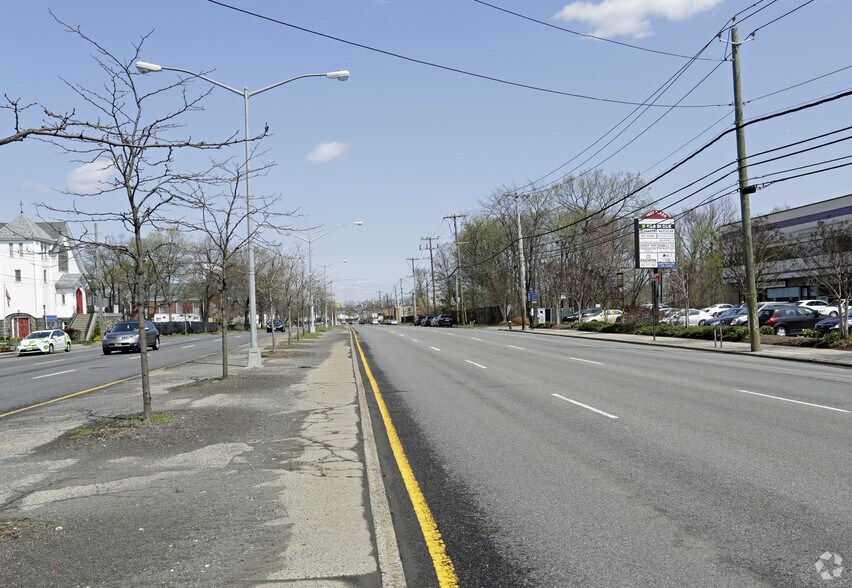 More Photos Of 2025 Richmond Ave, Staten Island Unknown For Lease