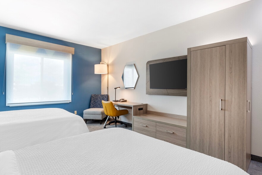 More Photos Of 2965 E Main St, Alice Hotel For Sale