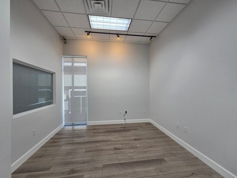 More Photos Of 2435 W Horizon Ridge Pky, Henderson Medical For Lease