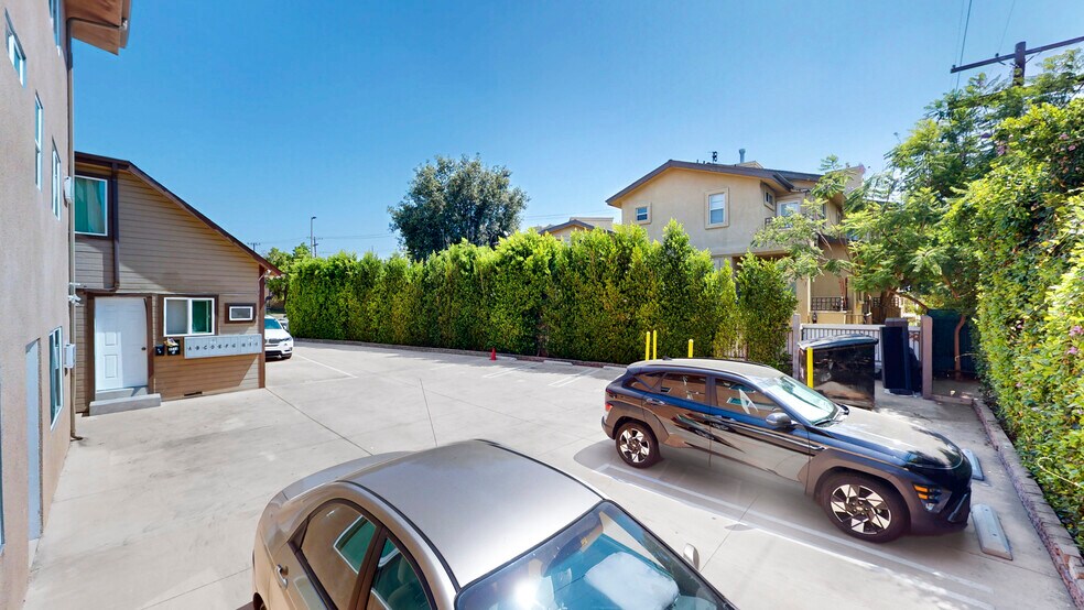 More Photos Of 1344 E Broadway, Glendale Apartments For Sale