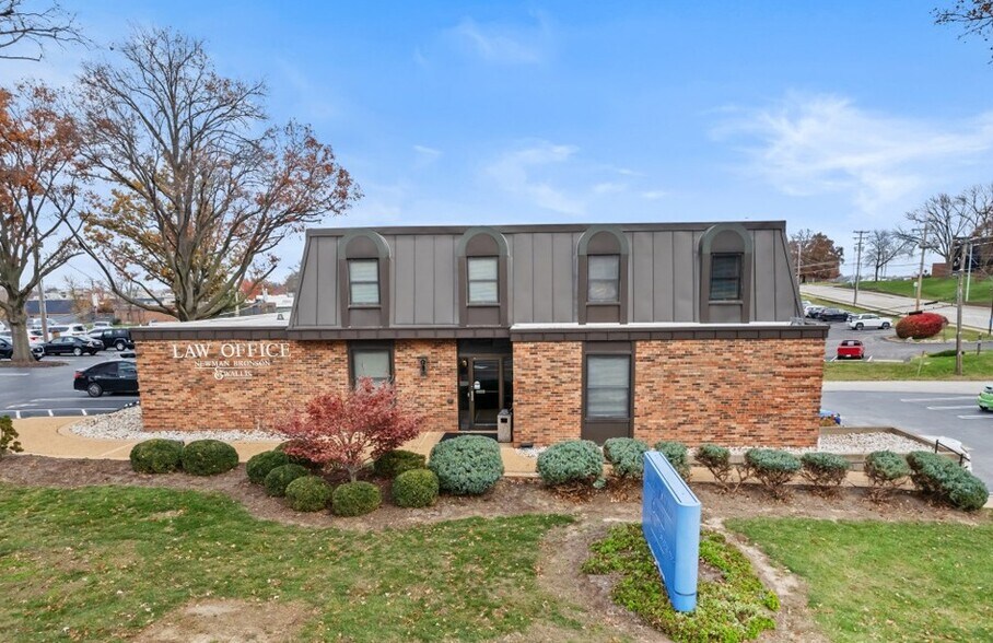 Primary Photo Of 2300 Westport Plaza Dr, Saint Louis Office For Sale