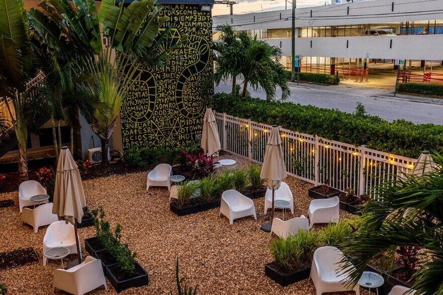 More Photos Of 3530 Biscayne Blvd, Miami Hotel For Sale