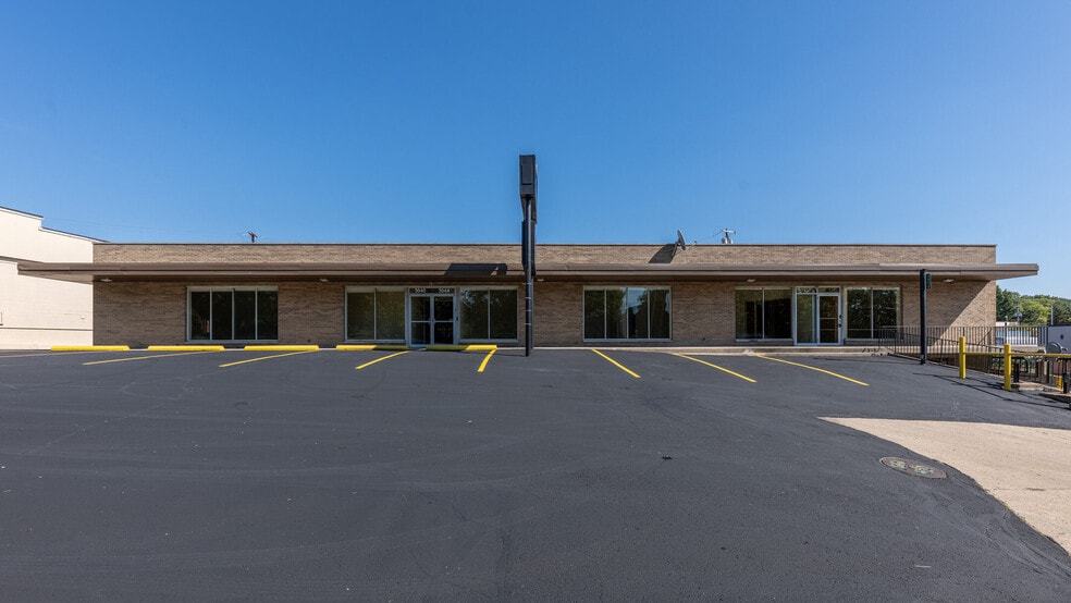 More Photos Of 3040-3050 S Kettering Blvd, Moraine Freestanding For Sale