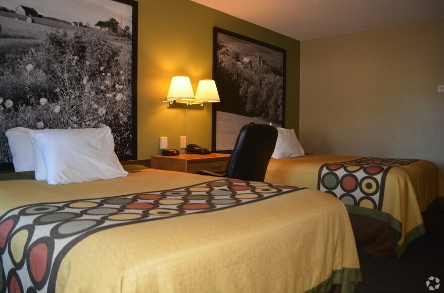 More Photos Of 1205 E Highway 12, Milbank Hotel For Sale