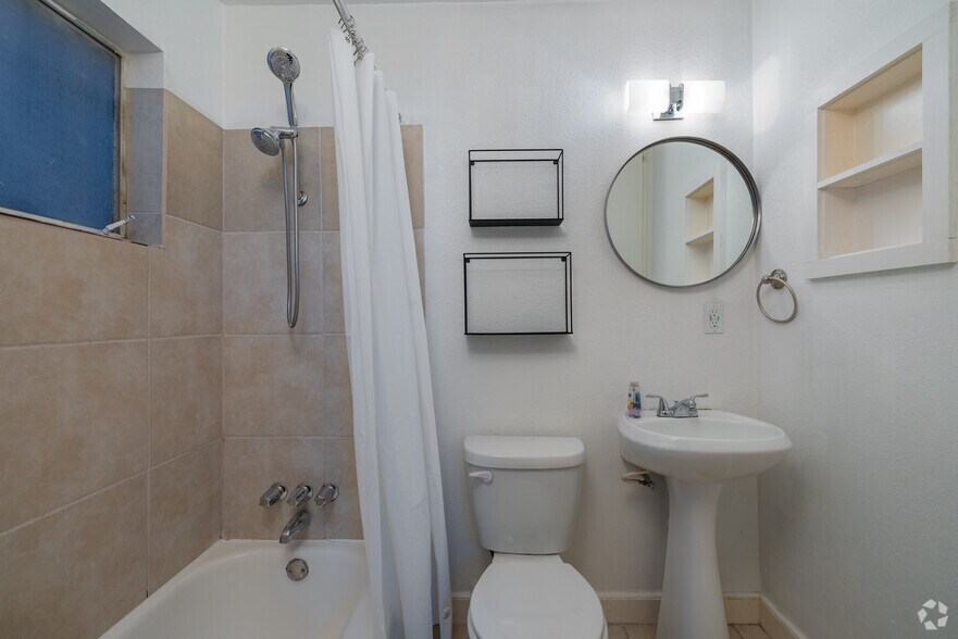 More Photos Of 6218 Gehring St, Houston Apartments For Sale