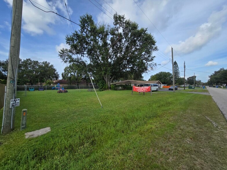 More Photos Of 8810 W Norfolk St, Tampa Schools For Sale