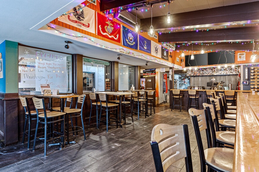 More Photos Of 120 S Park St, Traverse City Restaurant For Sale