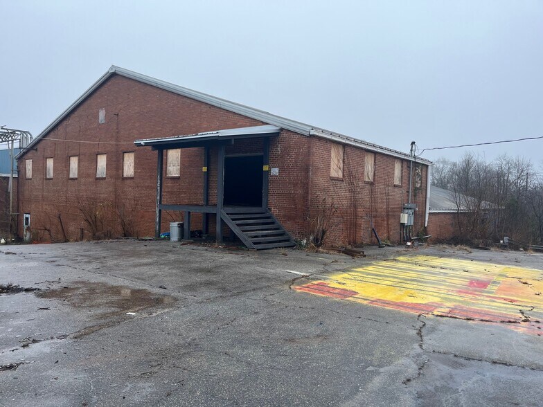 Primary Photo Of 71 Park Ave, Griffin Warehouse For Sale