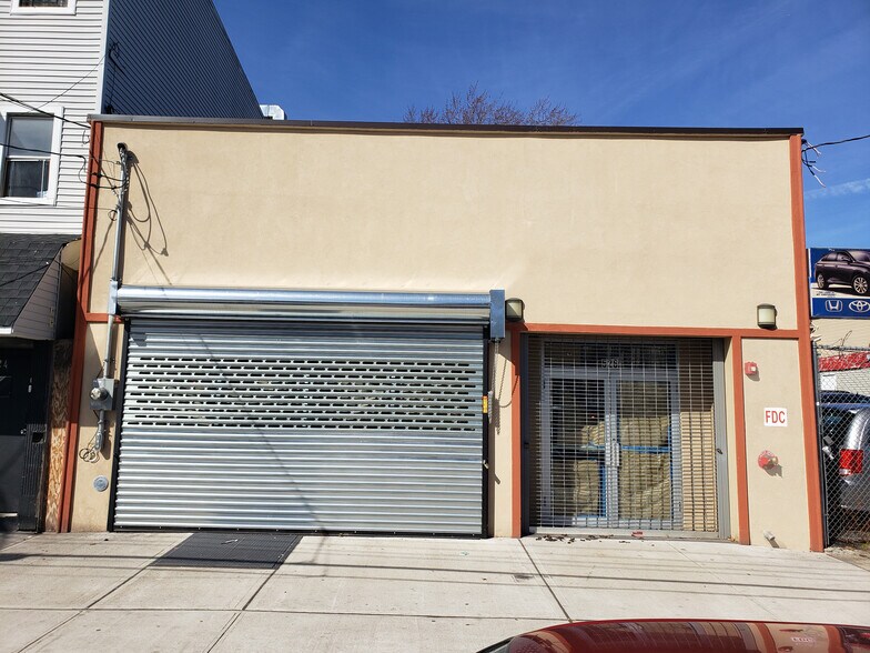 Primary Photo Of 526 Broadway, Newark General Retail For Sale
