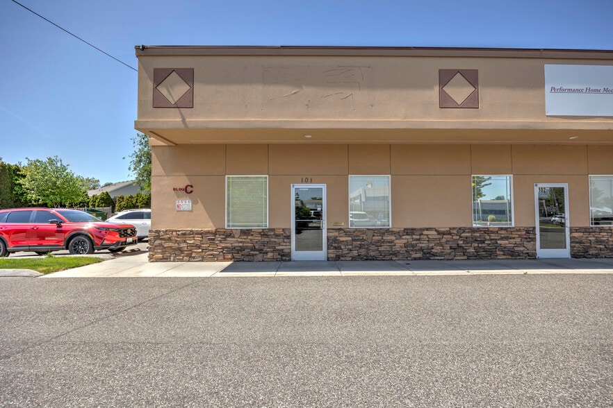 More Photos Of 515 N Neel St, Kennewick Storefront Retail Office For Lease