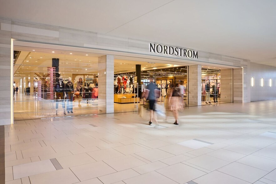 More Photos Of 12401 Wayzata Blvd, Minnetonka Unknown For Lease