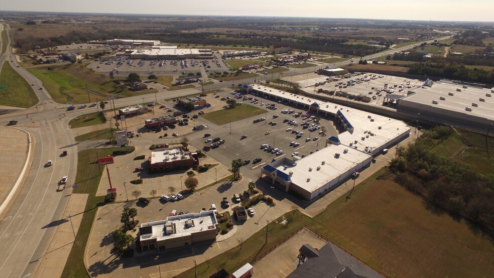 More Photos Of 2610-2668 S Highway 36, Brenham Unknown For Lease