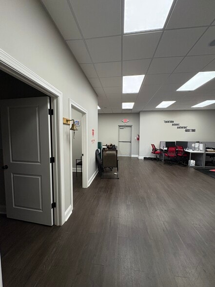 More Photos Of 8101 Hacks Cross Rd, Olive Branch Unknown For Lease