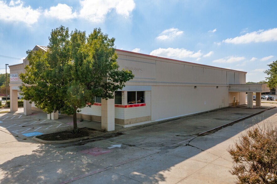 More Photos Of 1501 Independence Pky, Plano Drugstore For Lease