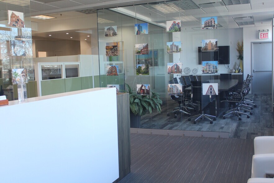 More Photos Of 34-31 Steinway Street, Astoria Office For Sale