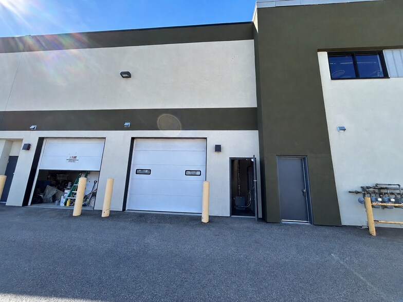 More Photos Of 1803 91st St SW, Edmonton Light Distribution For Lease