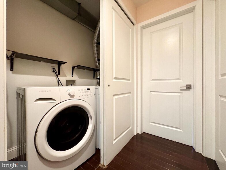 More Photos Of 1014 E Moyamensing Ave, Philadelphia Multifamily For Sale