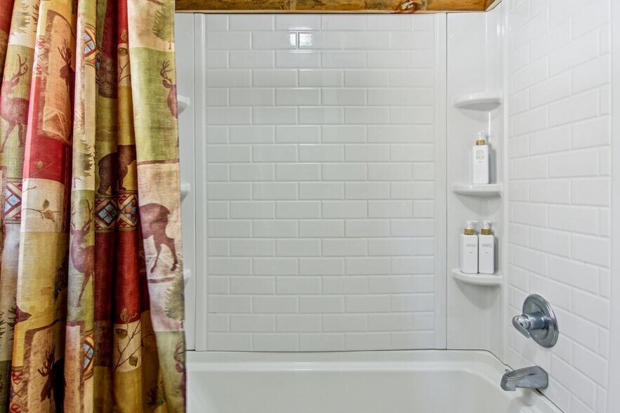 More Photos Of 33 Shepherds Creek rd, Bryson City Specialty For Sale