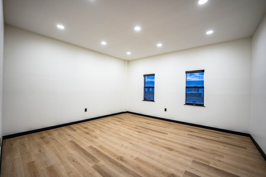 More Photos Of 1832 Harden Blvd, Lakeland Office For Lease