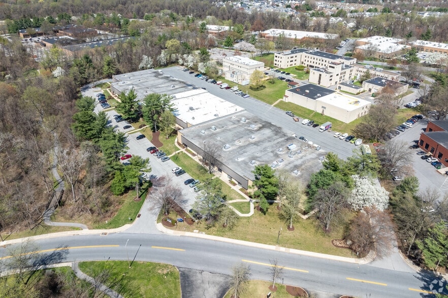 More Photos Of 9176 Red Branch Rd, Columbia Showroom For Lease
