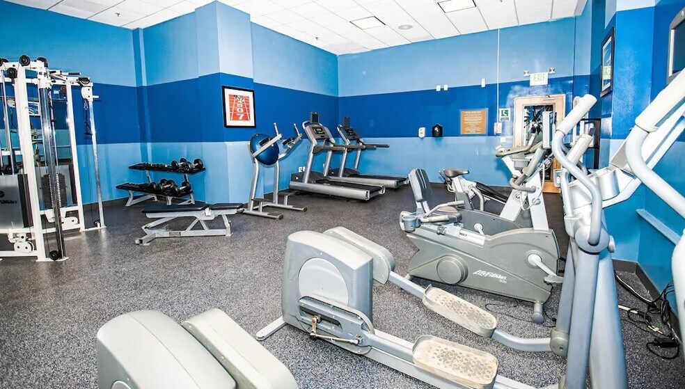 More Photos Of 8500 Annapolis Rd, New Carrollton Hotel For Sale