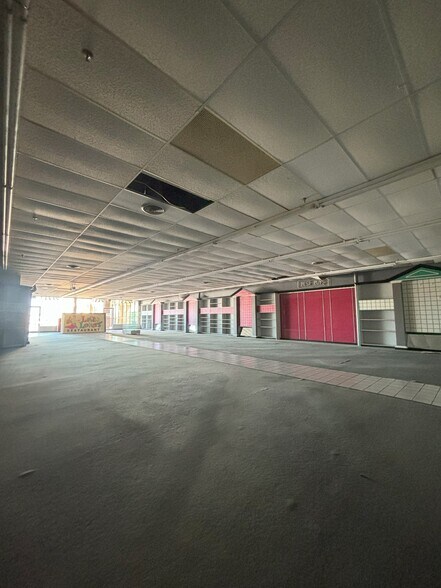 More Photos Of 718 N 12th St, Murray General Retail For Lease