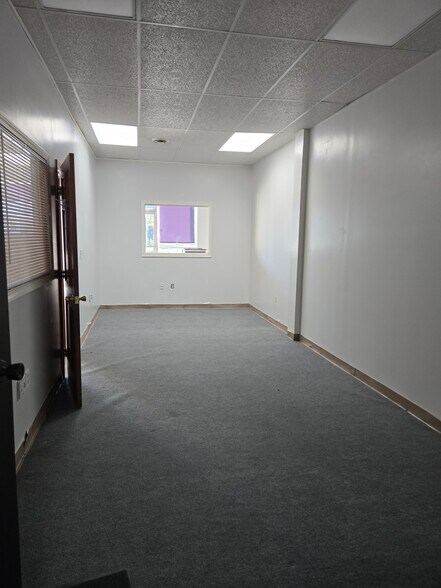 More Photos Of 4184 Seneca St, West Seneca Storefront Retail Office For Lease