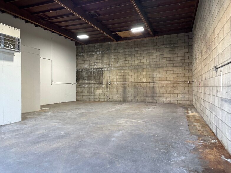 More Photos Of 5021 Calmview Ave, Baldwin Park Warehouse For Lease