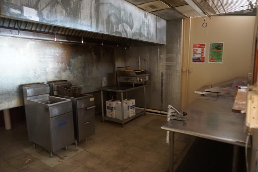 More Photos Of 840 Ralph David Abernathy Blvd SW, Atlanta Storefront For Lease